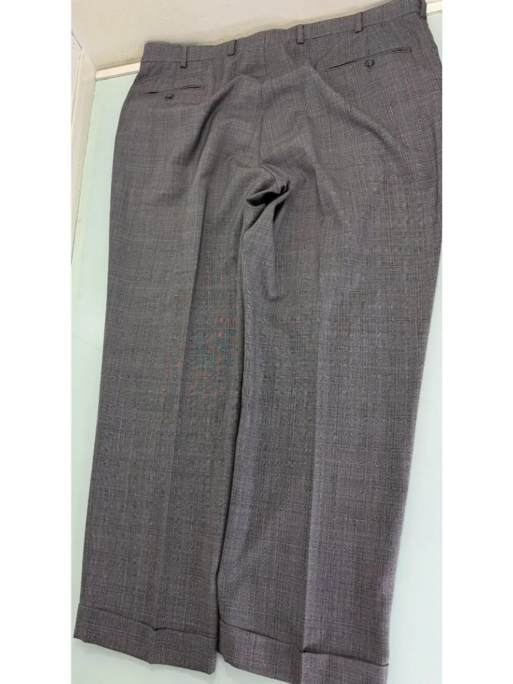 Jos A Bank 2 Piece Suit Traveler's Collection 46L Blazer 40X30 Pants Plaid Gray